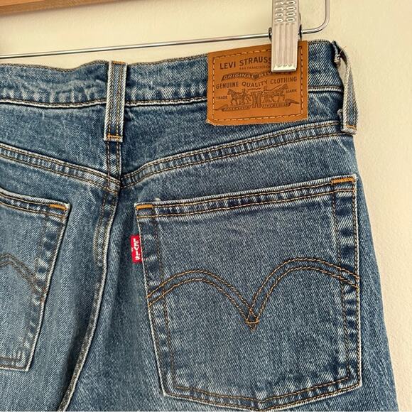 Levi’s Premium Capital E Wedgie Jeans - Picture 13 of 13